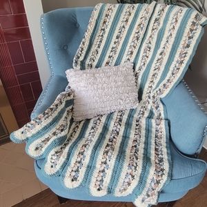 Vintage Scalloped Afghan Throw Blanket 52x56